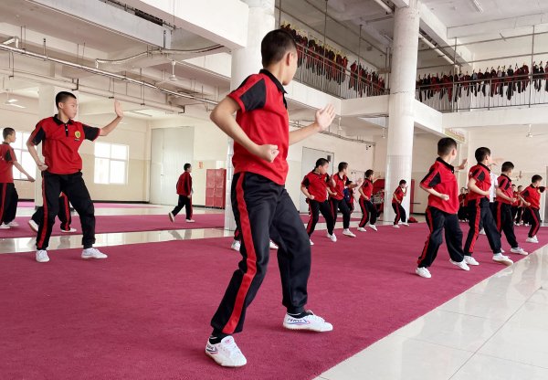 孩子去嵩山少林寺文武学校训练苦不苦？