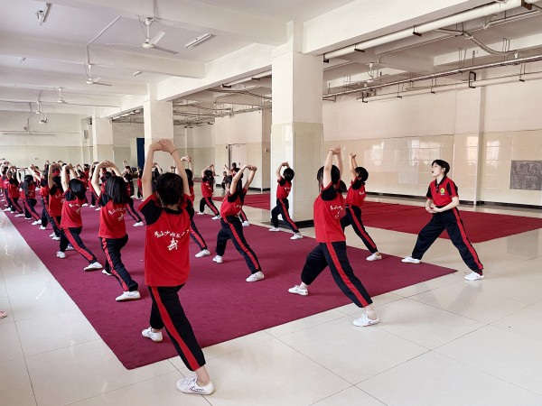 想送孩子去河南嵩山少林寺学习，怎么联系？