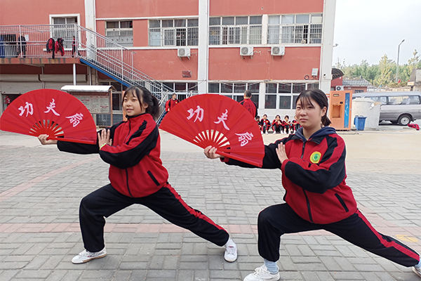 女生选择哪个武术学校学习少林功夫比较好?