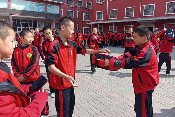 家长会选择送小孩去少林寺学武么？