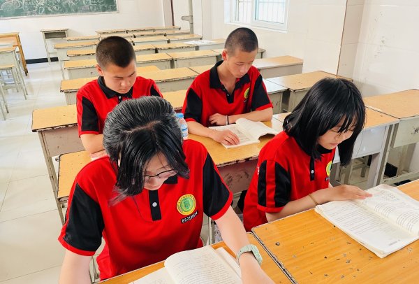 想送孩子学武，怎么联系河南少林寺学校？