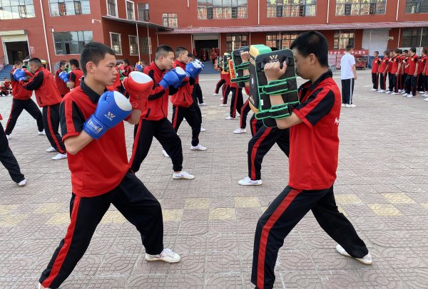想让孩子去少林寺学武，有少林寺学校么？