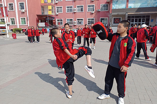 身体条件不好的孩子能去练习武术吗