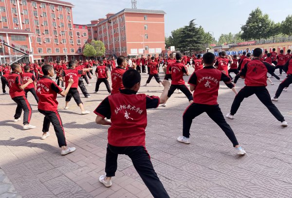 15岁孩子叛逆不听话怎么办？