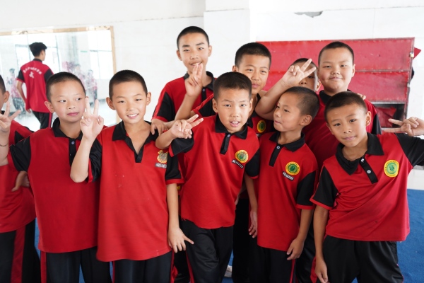 孩子沉迷手机？少林武校禁止电子设备，回归专注力
