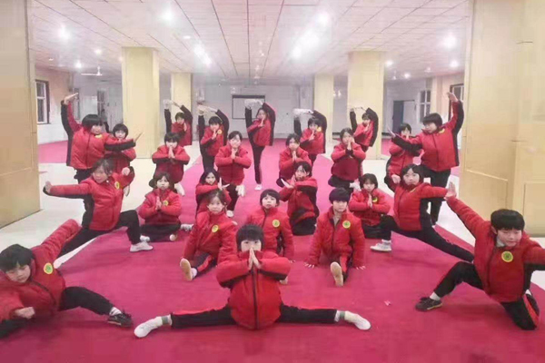 嵩山少林武校招女孩吗？有年龄限制吗？
