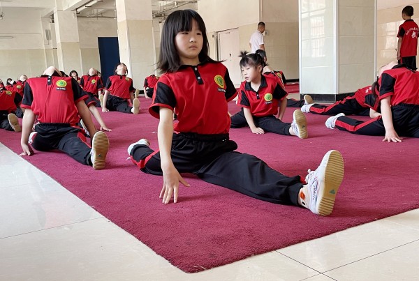 少林寺学校现在收女生么？