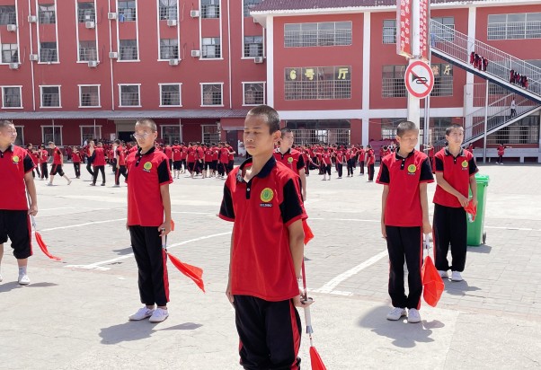 7岁孩子送去封闭学校学习怎么样？