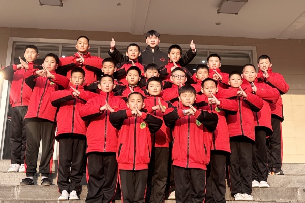 嵩山少林武术学校的学生可以读大学吗？