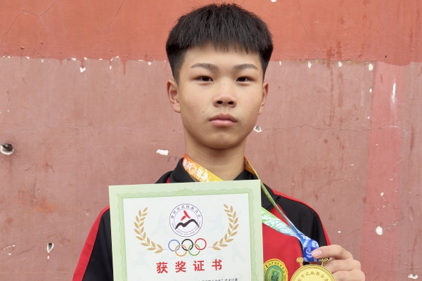 送孩子进嵩山少林武术学校读书好吗？