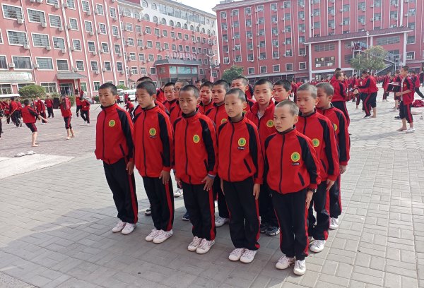 想学武，去嵩山少林寺学武怎么咨询？