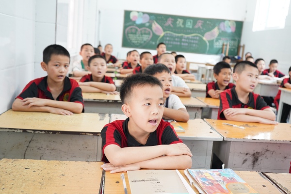 小学生读武术学校一般一年需要多少钱？