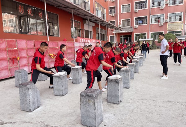 想送孩子学武，送孩子去河南少林寺学武怎么样？