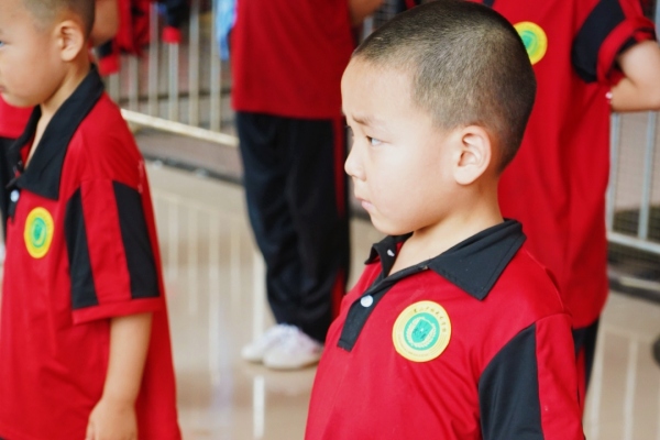 少林武术学校训练强度大吗？会影响孩子身高发育吗？