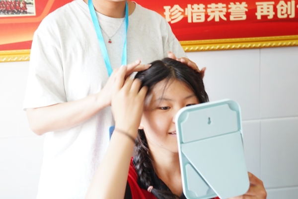 去嵩山少林武术学校要不要剃头发？